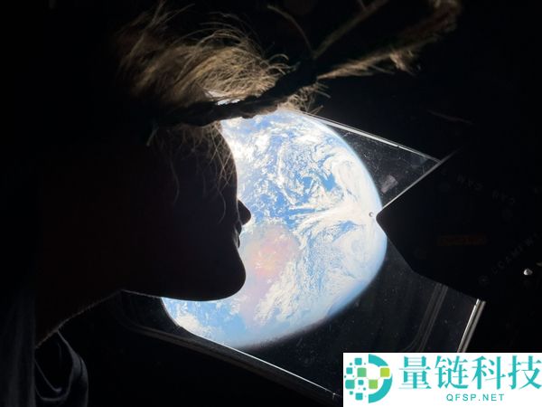 苹果库克庆祝阿尔忒弥斯 2 号成功：iPhone 摄影技术迈向新高度