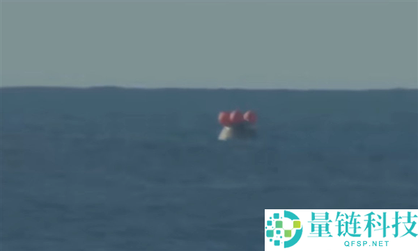 阿尔忒弥斯 2 号返回舱溅落 50 分钟后成功开启舱门