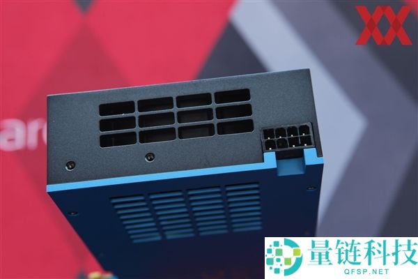 Intel 锐炫 Pro B70 专业卡首测：四卡并联功耗高达 720W