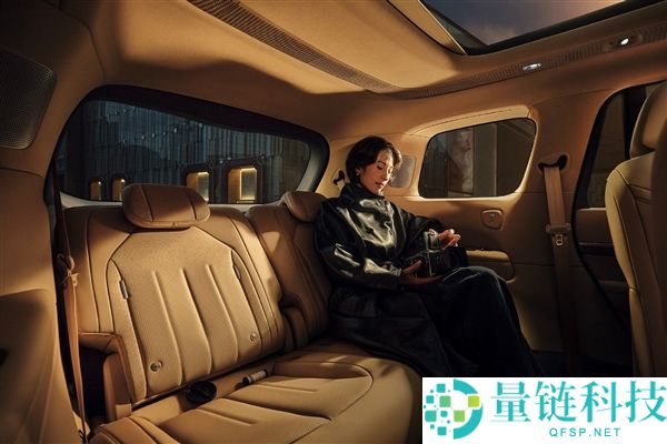 小鹏旗舰 GX 内饰官图发布：大湾区版“路虎揽胜”，解锁飞航头号舱体验