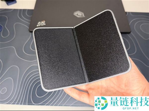 苹果首款折叠屏外观实锤！iPhone Fold 终极设计揭晓，再无悬念