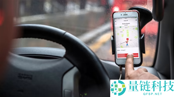 乘客开门撞倒电动车，网约车司机赔 12 万！只因少了一句安全提示