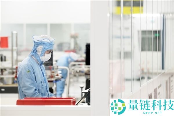 ASML 一季度财报：净利 28 亿欧元，全年营收预期上调至 400 亿