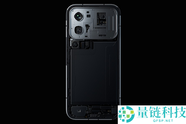 小米 18 Pro 外观渲染图冲上热搜：新增独立 AI 按键，安卓最强旗舰来袭