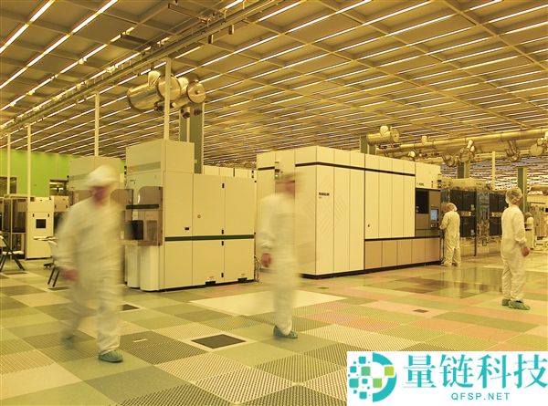 ASML 3 个月净卖 708 亿！光刻机利润揭秘：毛利率高达 53%