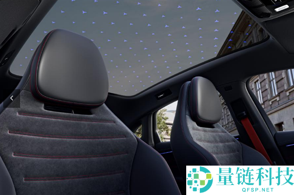 全新奔驰 C 级纯电版内饰曝光：39 英寸贯穿大屏，4 月 20 日首发