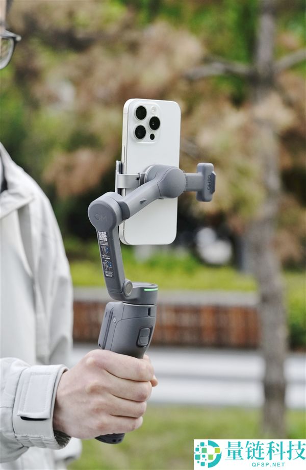 大疆 Osmo Mobile 8P 图赏：首创分体式遥控器，万能 Vlog 套装深度解析