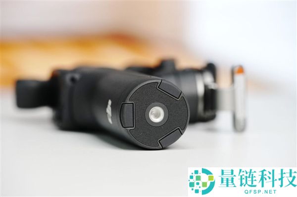 大疆 Osmo Mobile 8P 图赏：首创分体式遥控器，万能 Vlog 套装深度解析