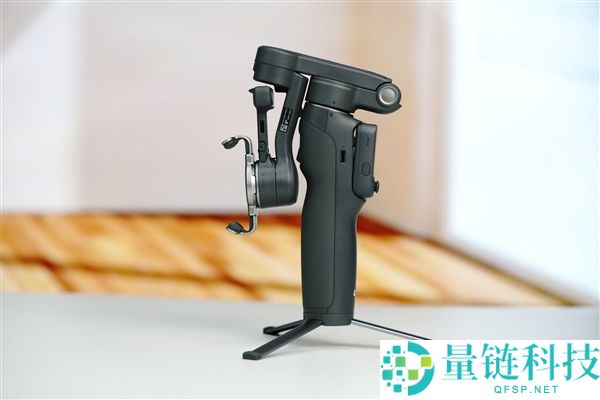 大疆 Osmo Mobile 8P 图赏：首创分体式遥控器，万能 Vlog 套装深度解析