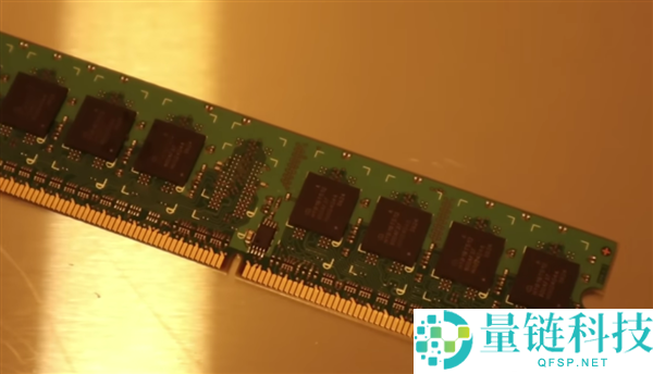 全球首创！半导体博士在家手搓内存：从零改造后院棚子变身芯片工厂