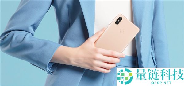 REDMI 7 英寸巨屏旗舰曝光：2K 屏 +10000mAh 大电池，平板杀手来了