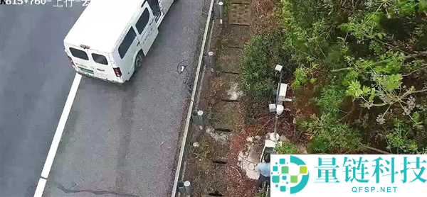 新能源车高速没电趴窝，司机竟想接监控充电？离谱操作引热议