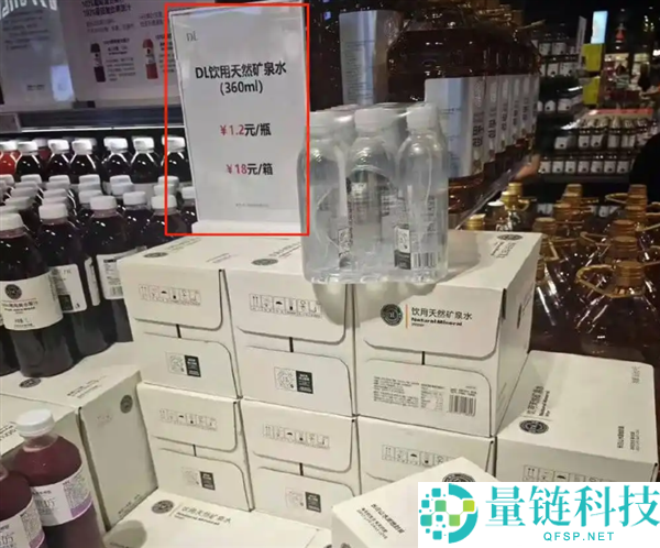 胖东来 18 元矿泉水遭哄抢：顾客狂扫 8-10 箱，购物车直接堆满