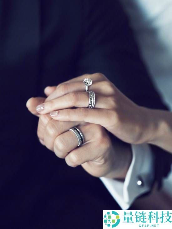 童颜女神阿蔡卓妍大婚！新郎竟是比她小 10 岁的健身教练