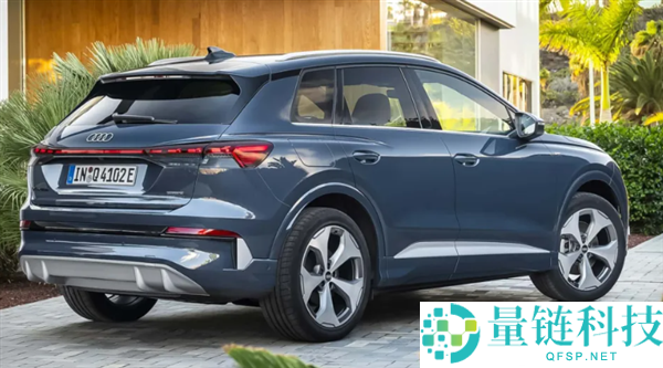 奥迪 Q4 中期改款：5 年磨一剑，砍实体按键标配三块大屏