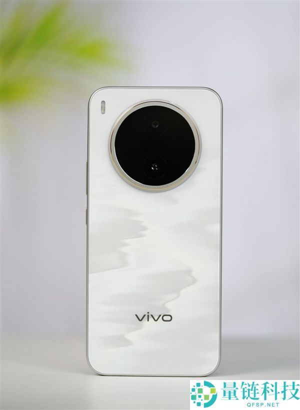 vivo Y600 Pro 图赏：首款万级大电池手机震撼登场