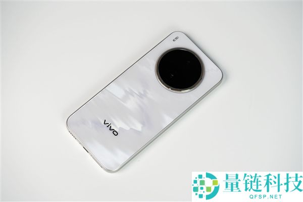 vivo Y600 Pro 图赏：首款万级大电池手机震撼登场