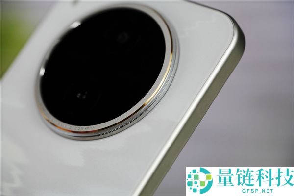 vivo Y600 Pro 图赏：首款万级大电池手机震撼登场