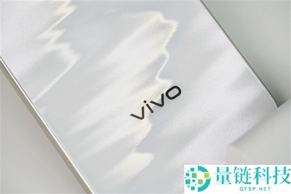 vivo Y600 Pro 图赏：首款万级大电池手机震撼登场