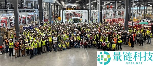 特斯拉电动卡车量产下线：苦等 9 年，Semi 终于正式交付