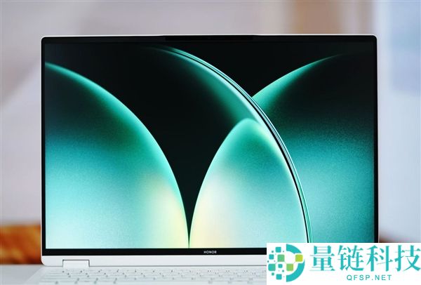 荣耀 MagicBook Pro 16 2026 图赏：续航轻松超越苹果 MacBook