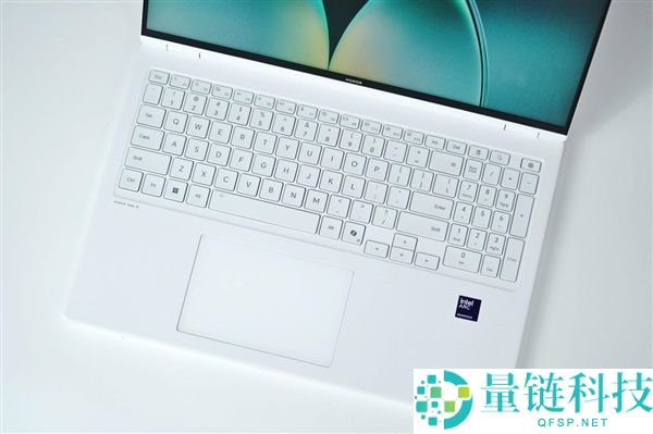 荣耀 MagicBook Pro 16 2026 图赏：续航轻松超越苹果 MacBook