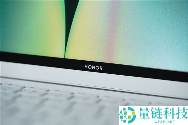荣耀 MagicBook Pro 16 2026 图赏：续航轻松超越苹果 MacBook