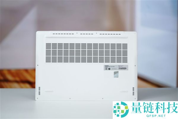 荣耀 MagicBook Pro 16 2026 图赏：续航轻松超越苹果 MacBook