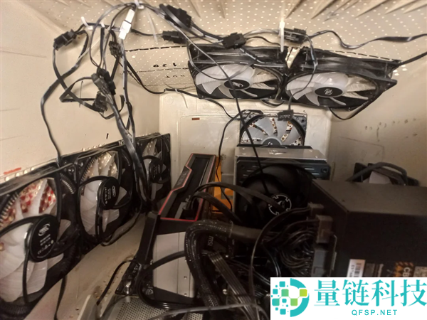爷爷辈的外表年轻的心：老式 CRT 显示器魔改支持 2K 游戏