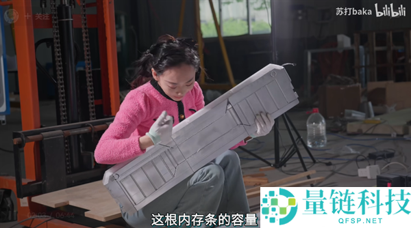 活人变手办？发热友蜜斯姐打造可居住巨型电脑主机：12000W 热量 + 空调散热