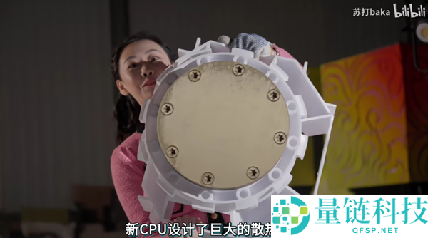 活人变手办？发热友蜜斯姐打造可居住巨型电脑主机：12000W 热量 + 空调散热