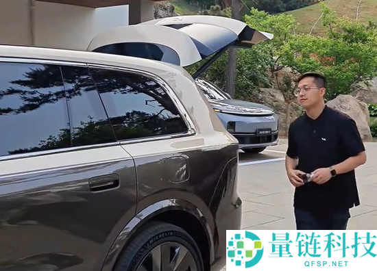 理想 L9 自动泊车实测：Livis 丝滑流畅，礼貌出车位体验