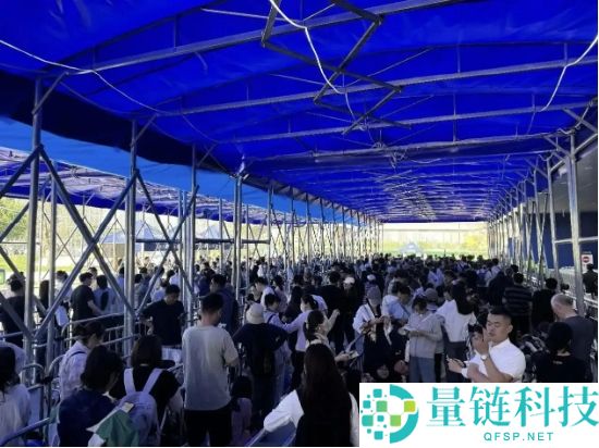 济南山姆开业首日爆火：凌晨 2 点排队抢购，市民争当“山姆状元”