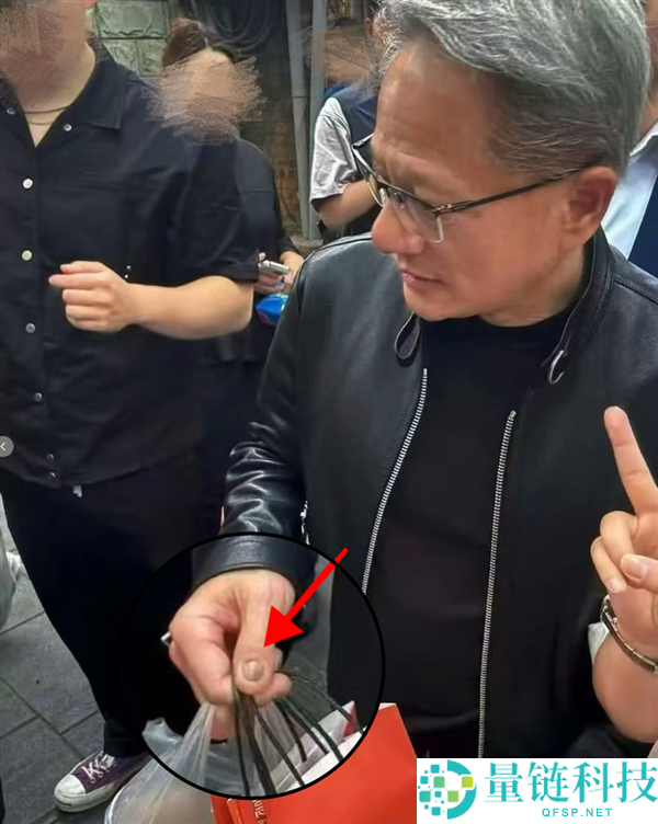黄仁勋指甲被网友云诊断灰指甲？医生回应：科技大佬也躲不过