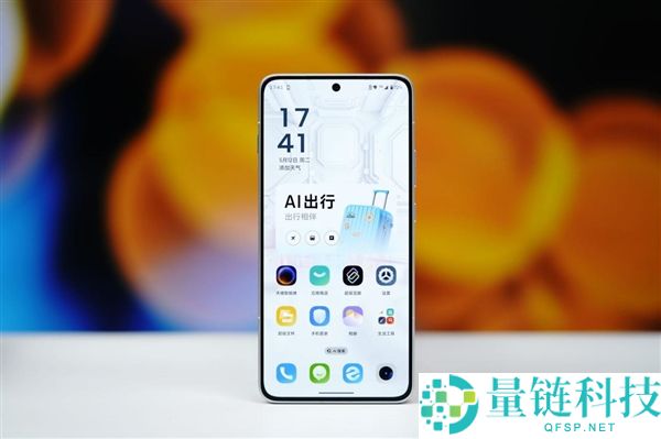 联想拯救者 Y70 手机图赏：随时随地畅玩 3A 大作，新一代性能旗舰揭秘