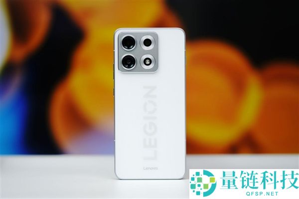 联想拯救者 Y70 手机图赏：随时随地畅玩 3A 大作，新一代性能旗舰揭秘