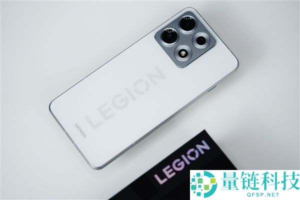 联想拯救者 Y70 手机图赏：随时随地畅玩 3A 大作，新一代性能旗舰揭秘