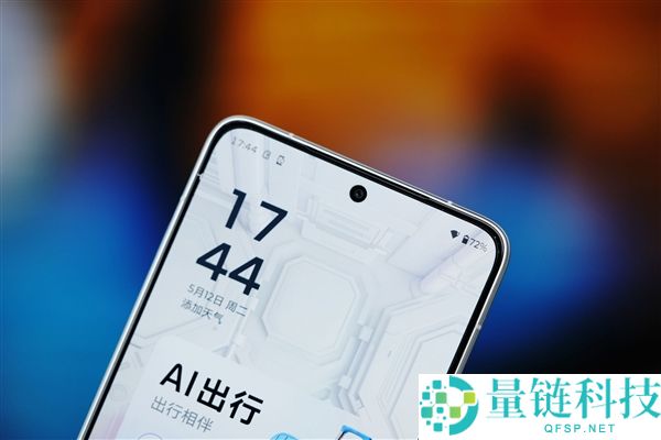 联想拯救者 Y70 手机图赏：随时随地畅玩 3A 大作，新一代性能旗舰揭秘