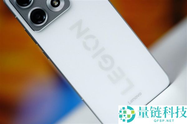 联想拯救者 Y70 手机图赏：随时随地畅玩 3A 大作，新一代性能旗舰揭秘