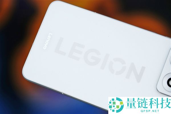 联想拯救者 Y70 手机图赏：随时随地畅玩 3A 大作，新一代性能旗舰揭秘