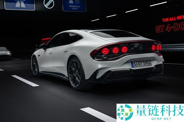 全新梅赛德斯 -AMG GT 纯电四门跑车首秀：首搭三台轴向磁通电机