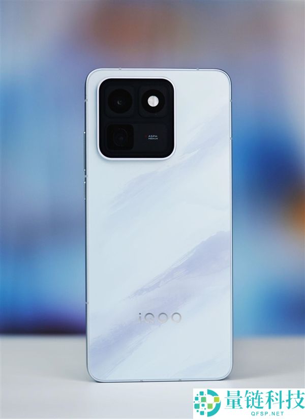全球首发天玑 9500！iQOO 15T Monster 高清图赏：性能怪兽来了