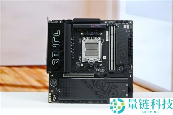 七彩虹 iGame B850M Ultra-OC V14 主板图赏：轻松打造千帧电竞主机