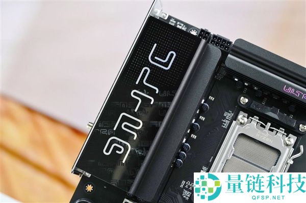 七彩虹 iGame B850M Ultra-OC V14 主板图赏：轻松打造千帧电竞主机