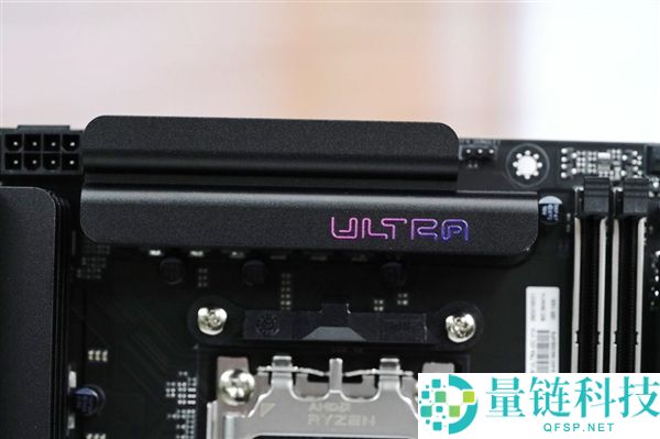 七彩虹 iGame B850M Ultra-OC V14 主板图赏：轻松打造千帧电竞主机