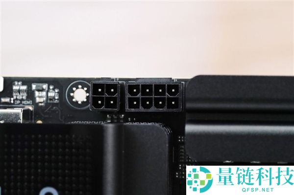 七彩虹 iGame B850M Ultra-OC V14 主板图赏：轻松打造千帧电竞主机