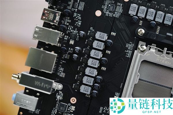 七彩虹 iGame B850M Ultra-OC V14 主板图赏：轻松打造千帧电竞主机