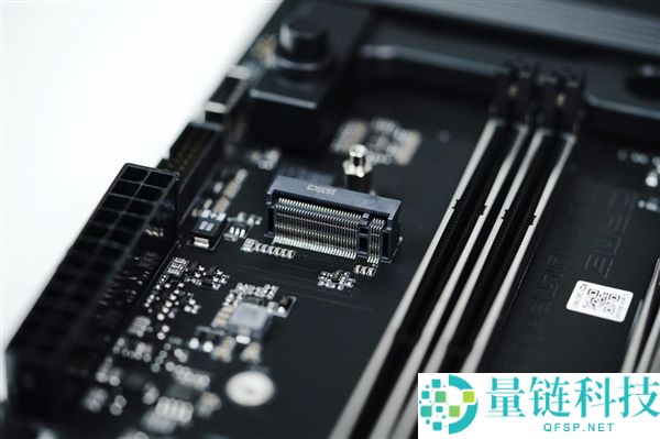 七彩虹 iGame B850M Ultra-OC V14 主板图赏：轻松打造千帧电竞主机