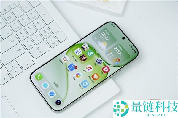 光荣 600 系列护眼屏揭秘：自研算法加持，行业独家纸质全彩教科书级体验