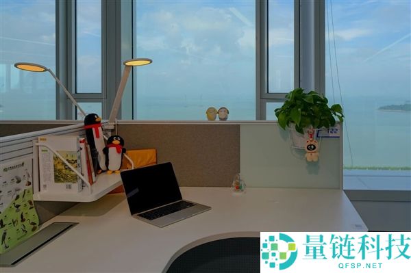 腾讯新总部“企鹅岛”进度达 30%:自动驾驶小巴接驳,机器人上岗巡查